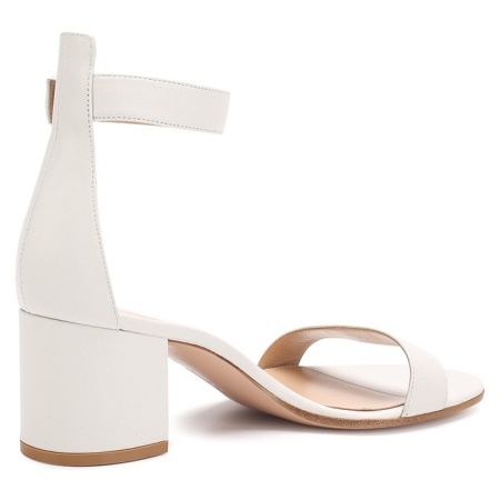 Босоножки женские 38 Белые